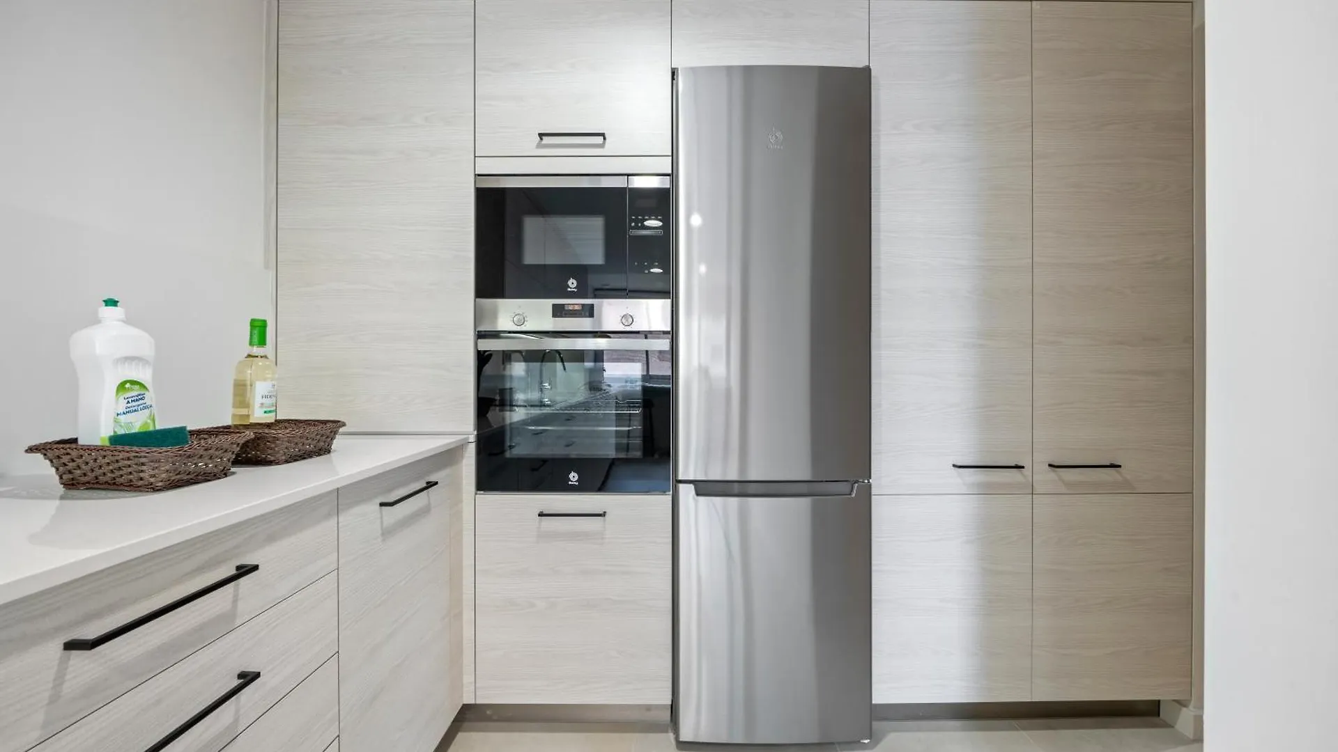 Luxury Apartment With Sea View And Parking Σαλού