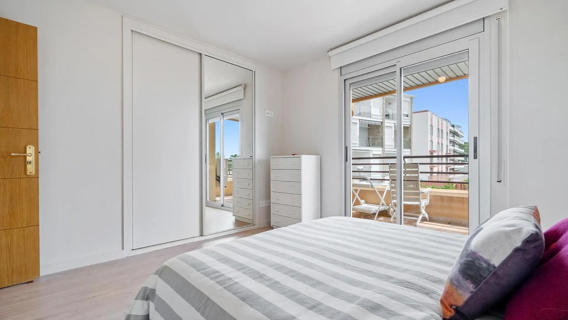 Luxury Apartment With Sea View And Parking Salou Spain
