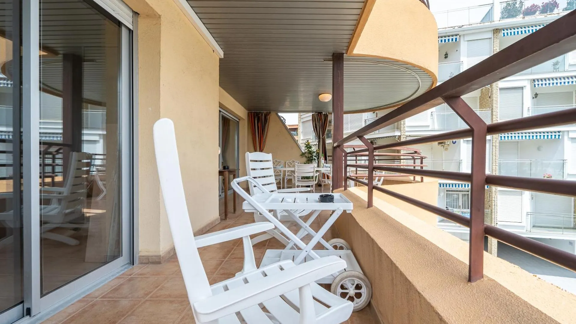 Luxury Apartment With Sea View And Parking Salou Spain